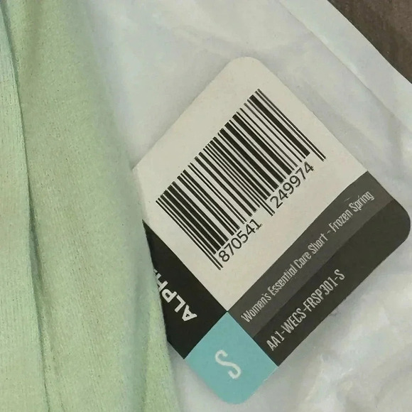ALPHALETE NWT ESSENTIAL CORE SHORT IN FROZEN SPRING SIZE SMALL - Picture 5 of 6